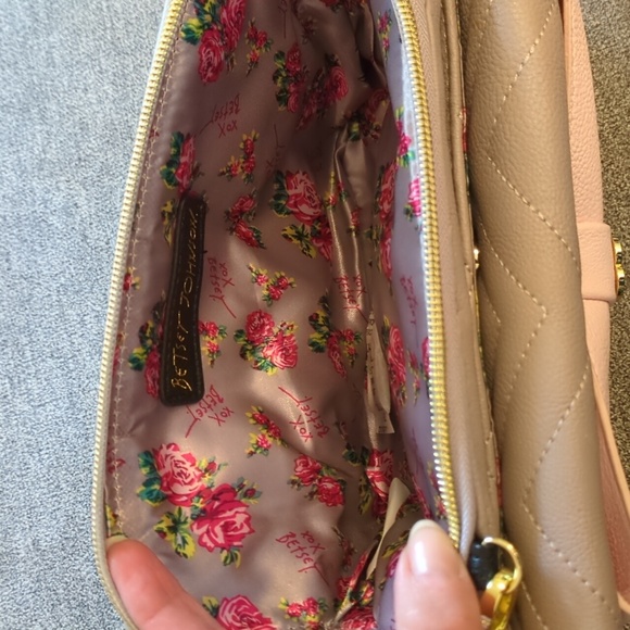 Betsey Johnson purse - Picture 4 of 5